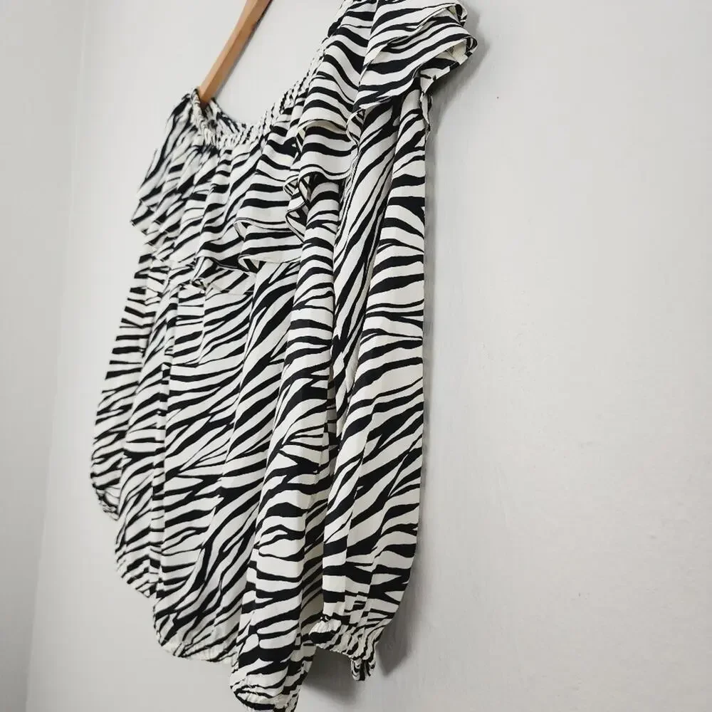 Michael Kors Tiger Stripe Off the Shoulder Ruffle Blouse Black White Animal M